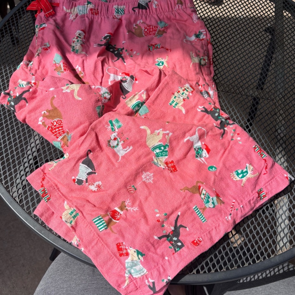 Old Navy Plus Women’s Pajama Bottoms in Festive Dog print Pink
